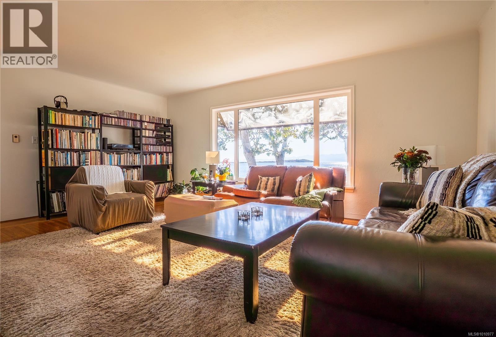 320 Beach Dr, Oak Bay