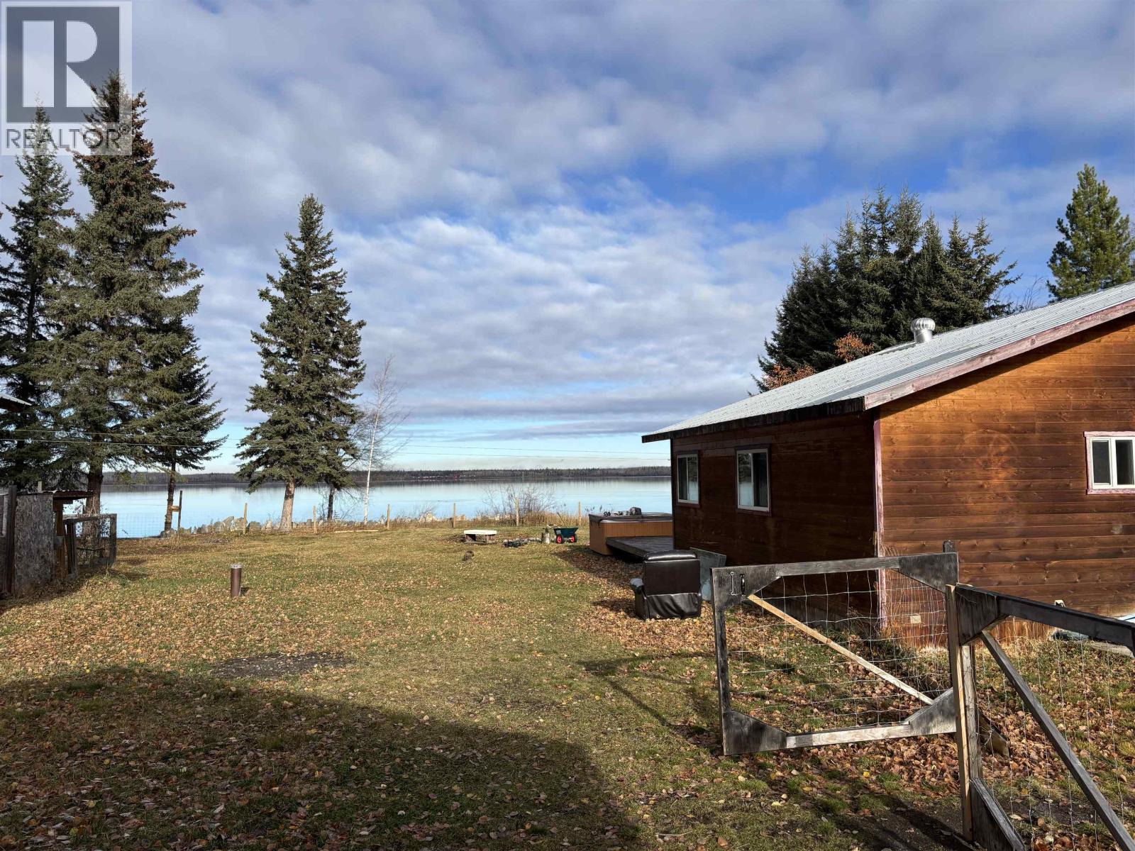 7054 YORK DRIVE, Vanderhoof