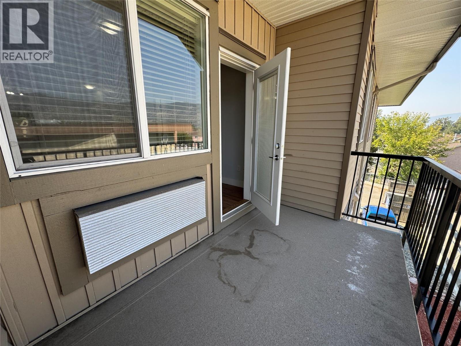 1701 MENZIES Street Unit# 302, Merritt