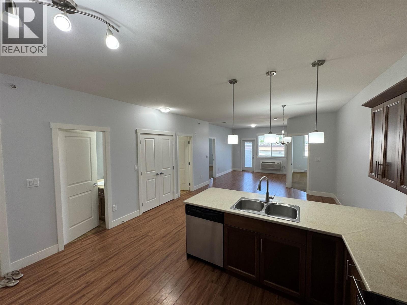 1701 MENZIES Street Unit# 302, Merritt