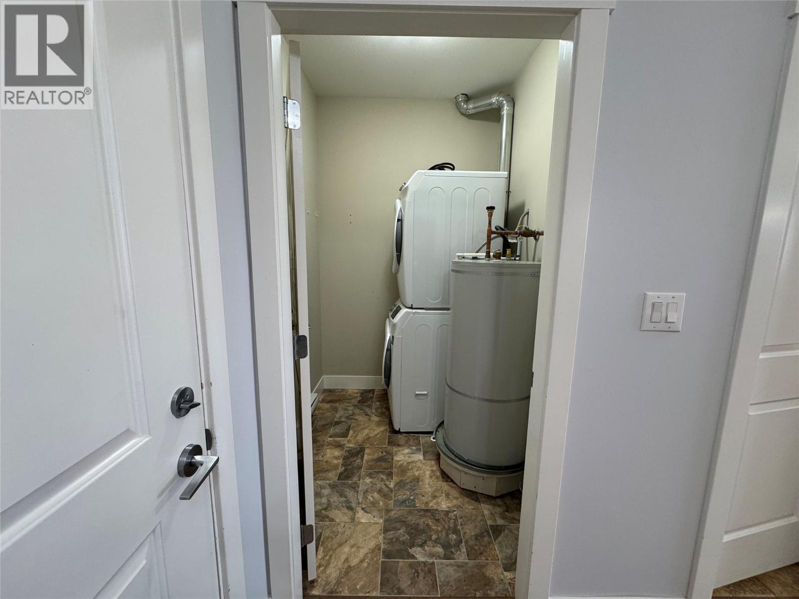 1701 MENZIES Street Unit# 302, Merritt