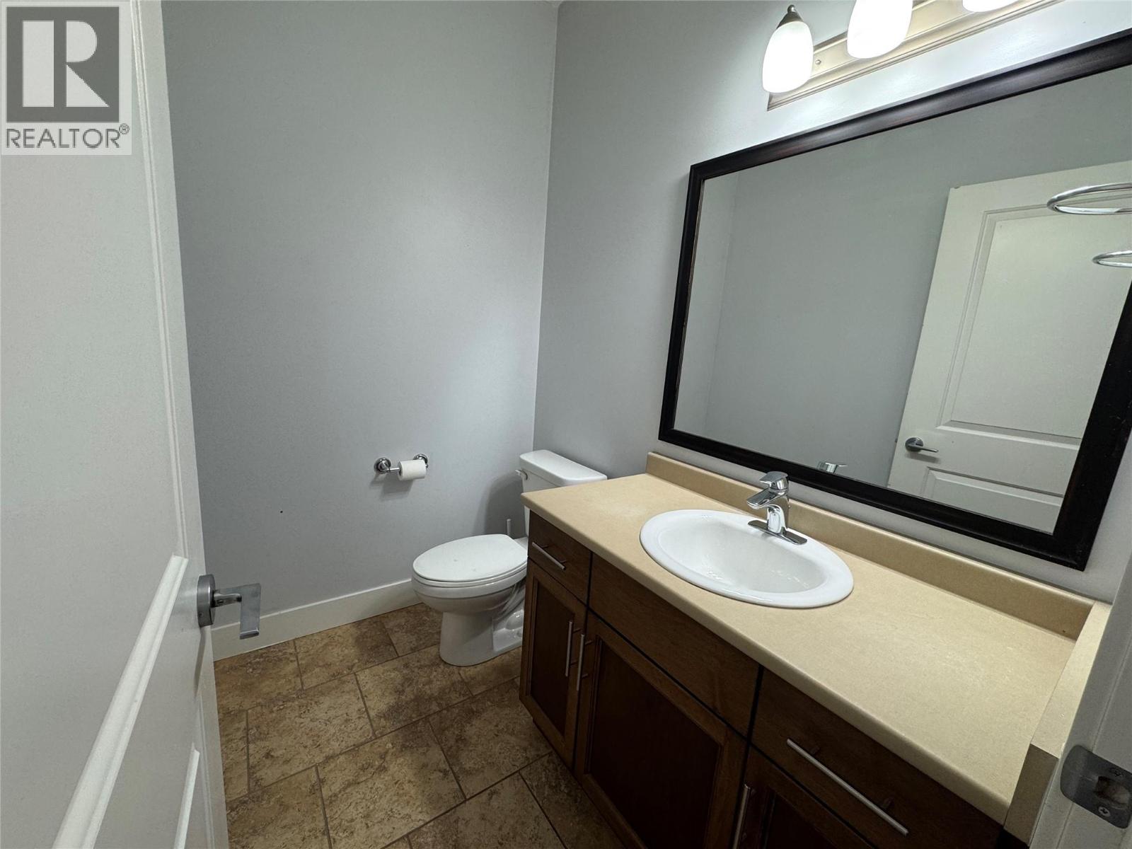 1701 MENZIES Street Unit# 302, Merritt