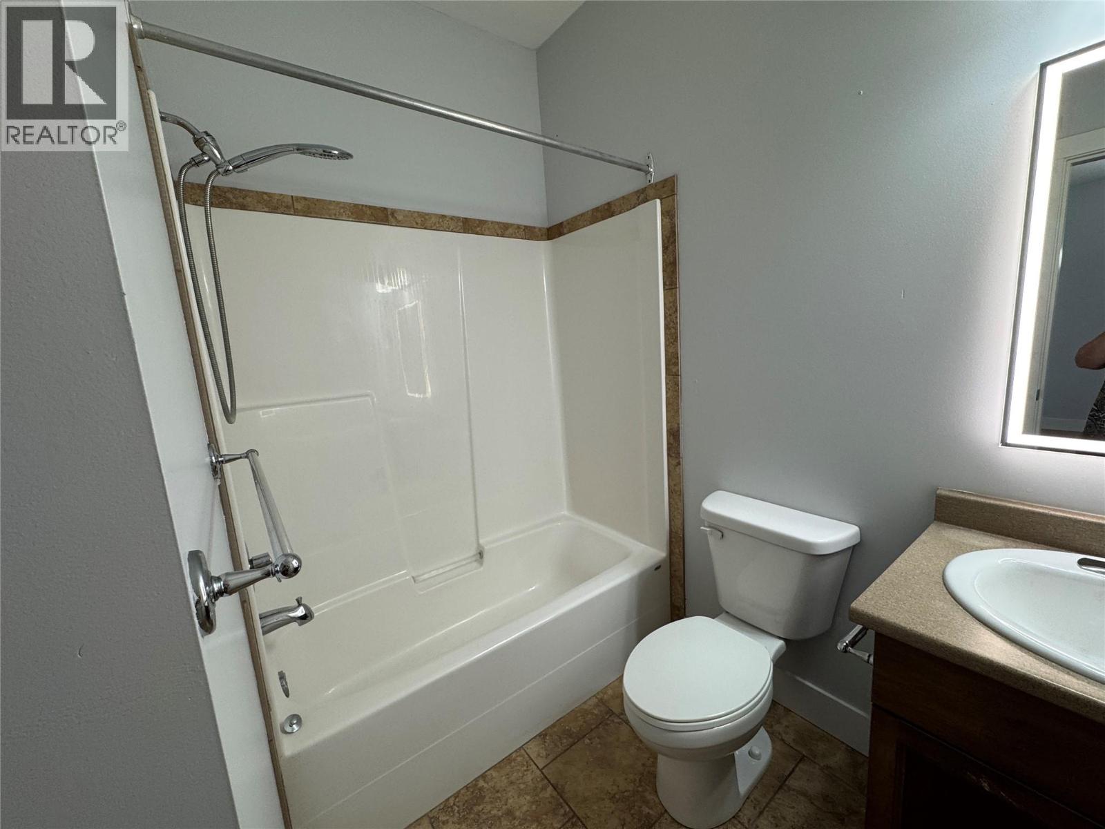 1701 MENZIES Street Unit# 302, Merritt