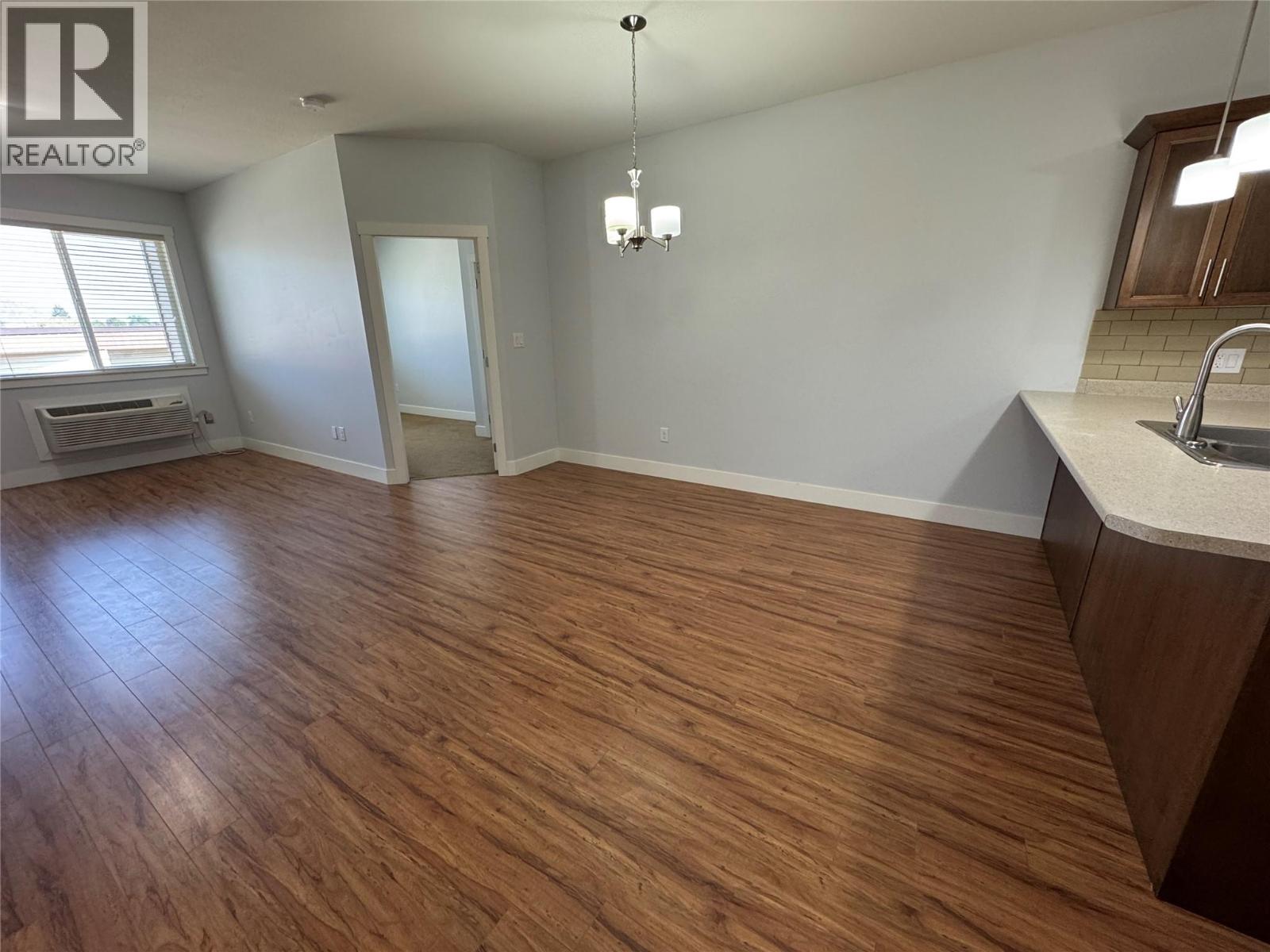 1701 MENZIES Street Unit# 302, Merritt