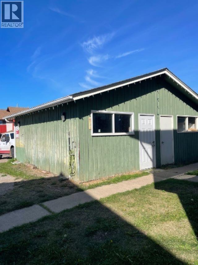 33 5320 MOUNTAINVIEW DRIVE, Fort Nelson