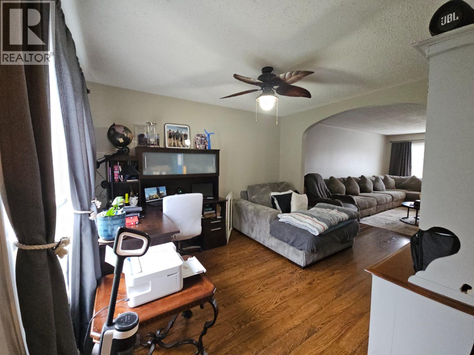 8 Sentinal Place, Tumbler Ridge