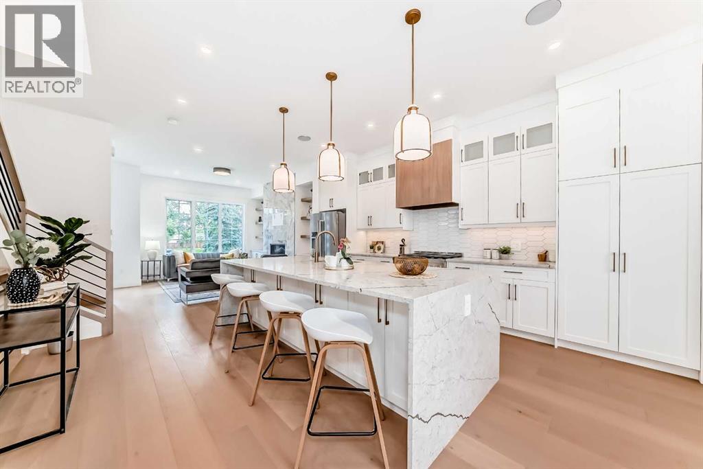 Single Family House for Sale in   Avenue SW North Glenmore Park Calgary 