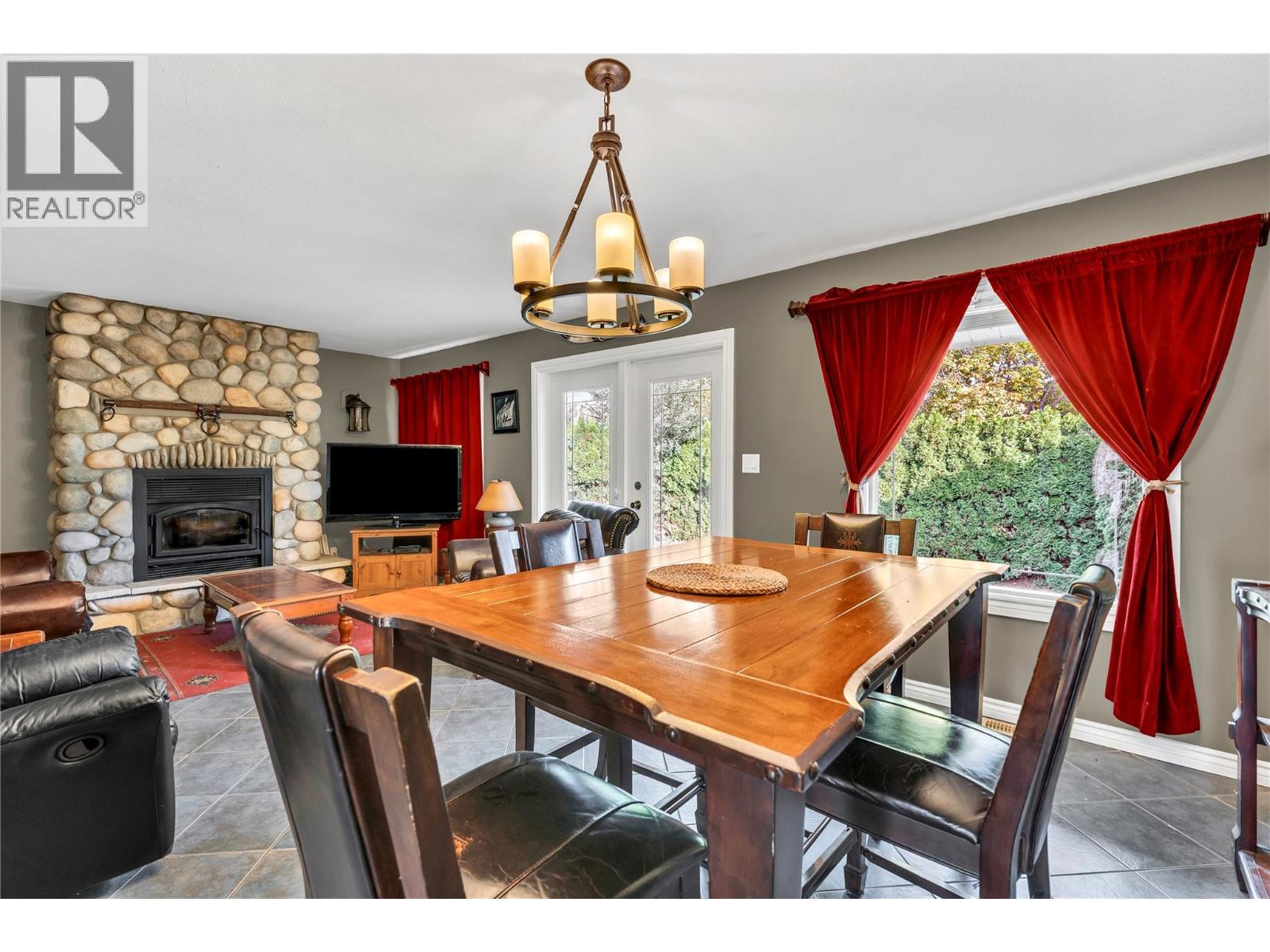 15902 Prairie Valley Road, Summerland