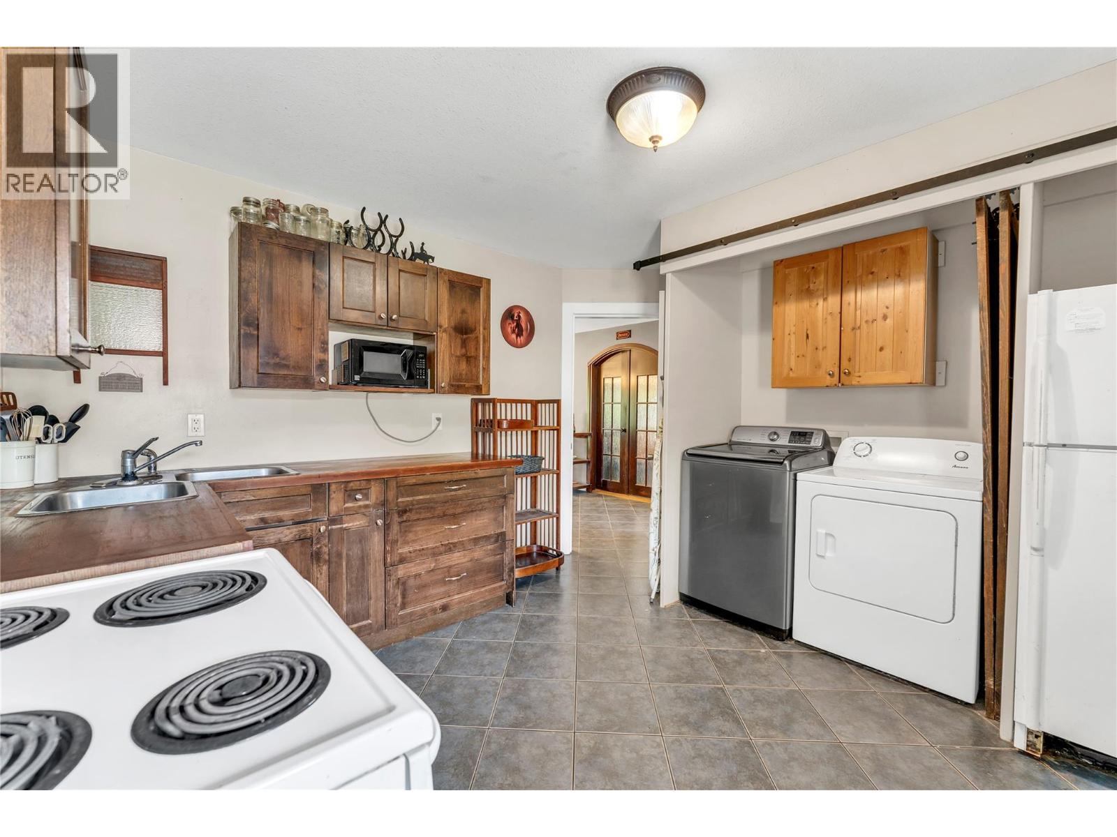 15902 Prairie Valley Road, Summerland