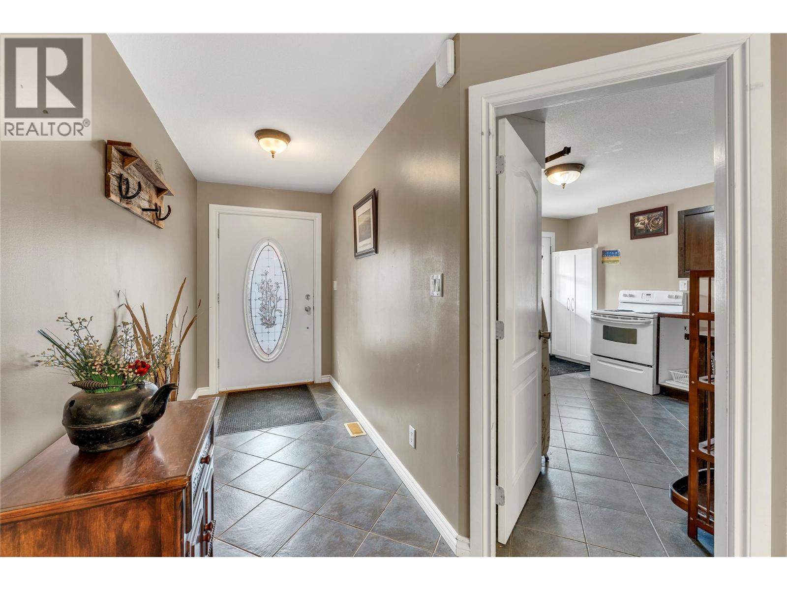 15902 Prairie Valley Road, Summerland