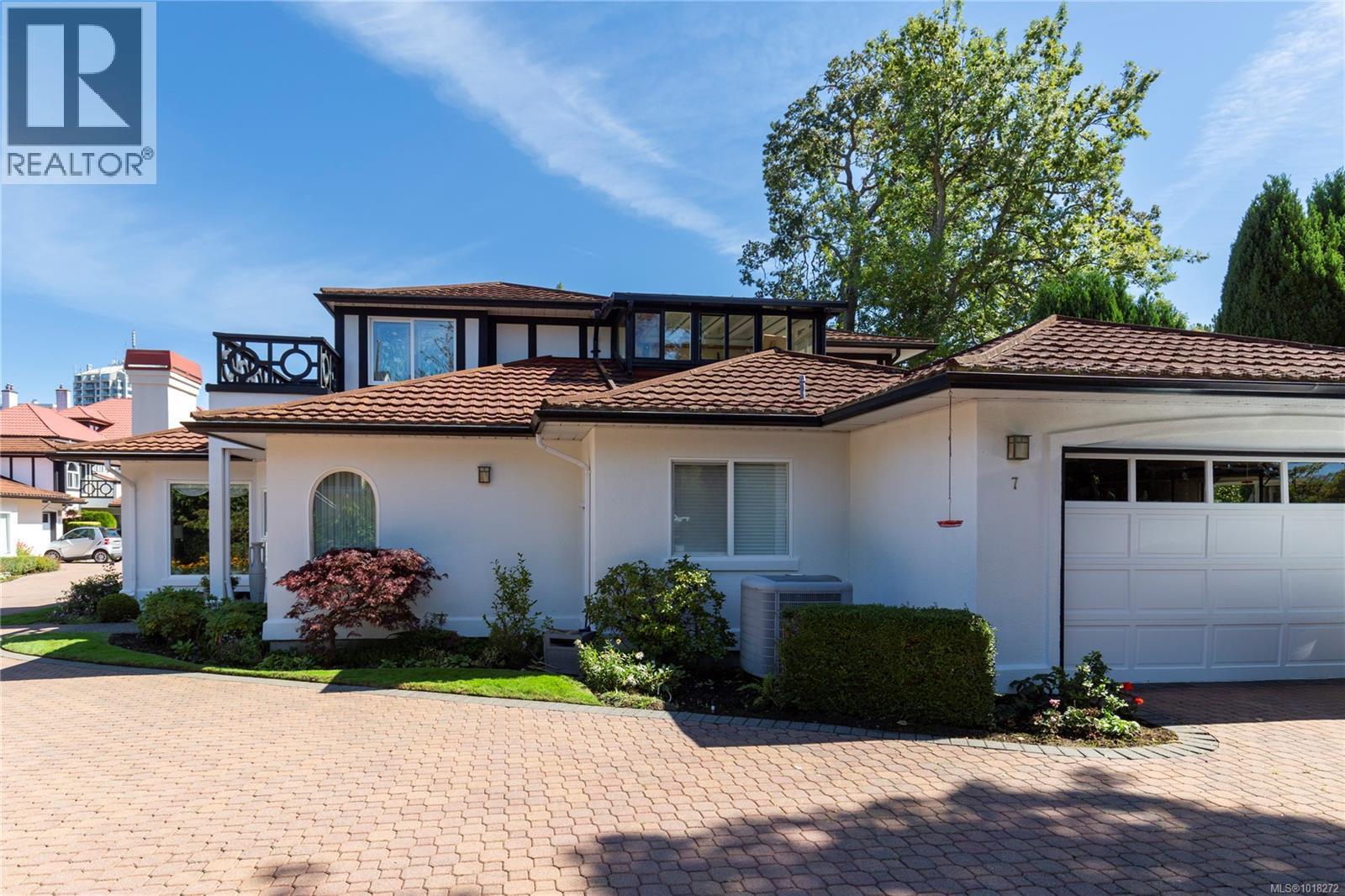 #7 919 PEMBERTON RD - 26