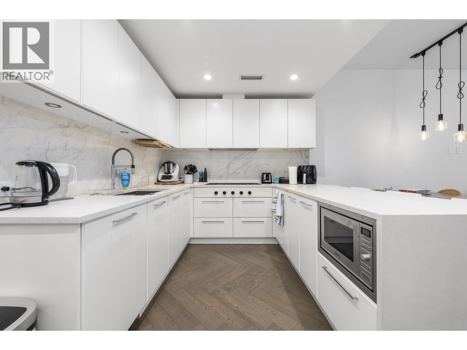 528 W 30TH AVENUE, Vancouver