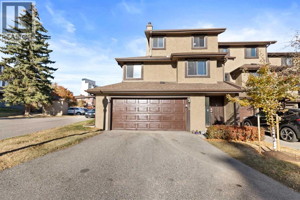 Single Family House 4 Level for Sale in  Glamis Gardens SW Glamorgan Calgary 