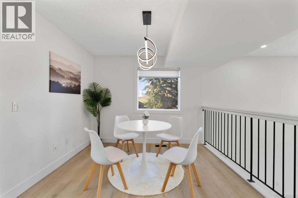 Single Family House 4 Level for Sale in  Glamis Gardens SW Glamorgan Calgary 