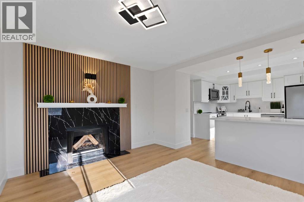 Single Family House 4 Level for Sale in  Glamis Gardens SW Glamorgan Calgary 