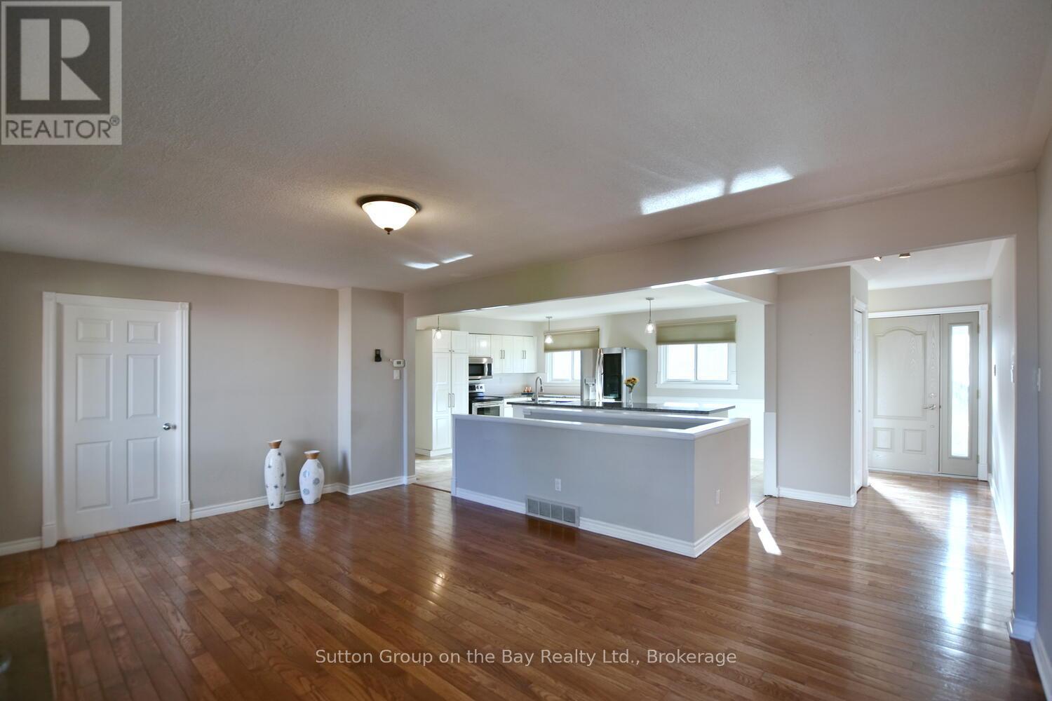5 BROCK CRESCENT - 19