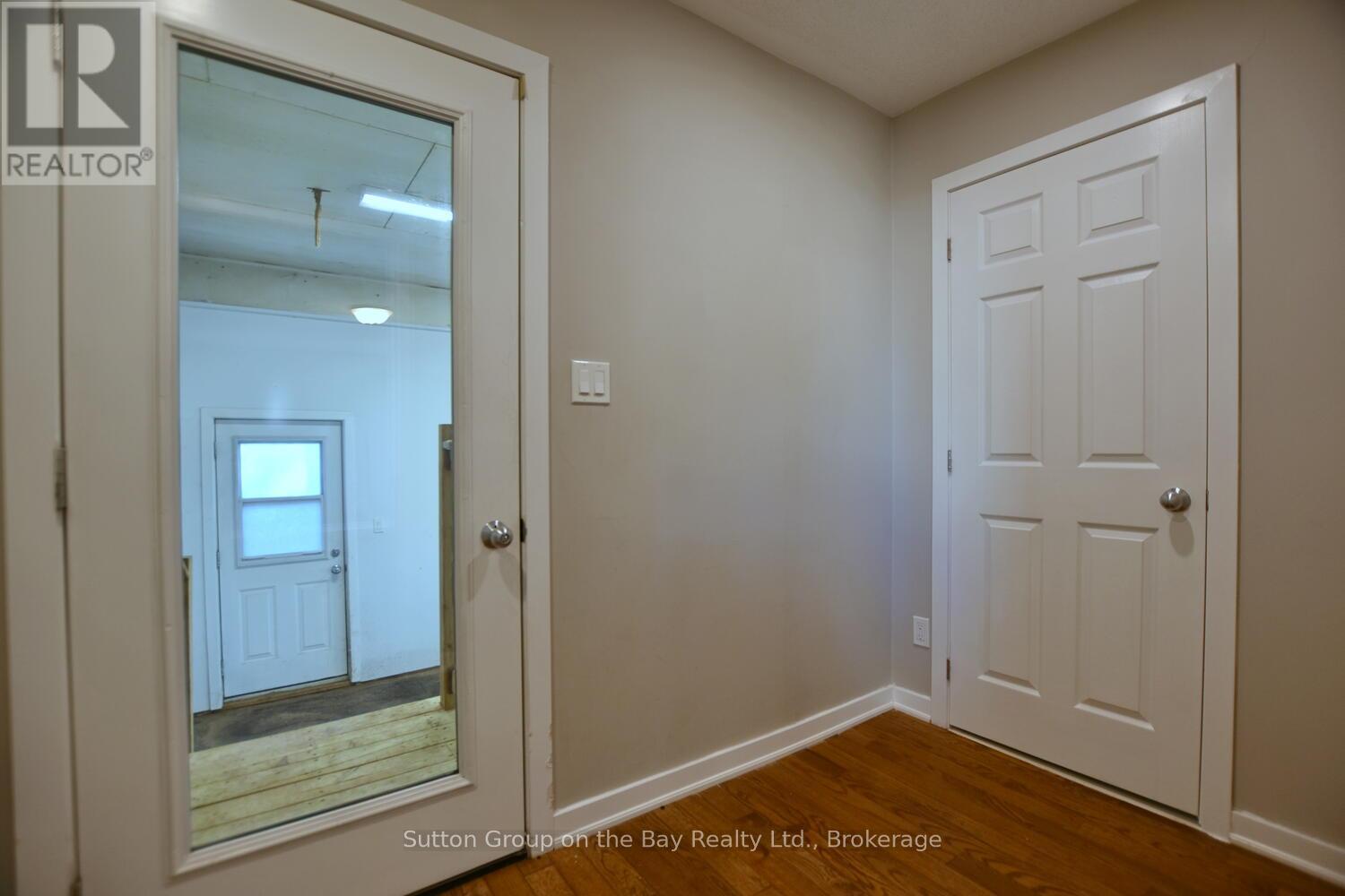 5 BROCK CRESCENT - 25