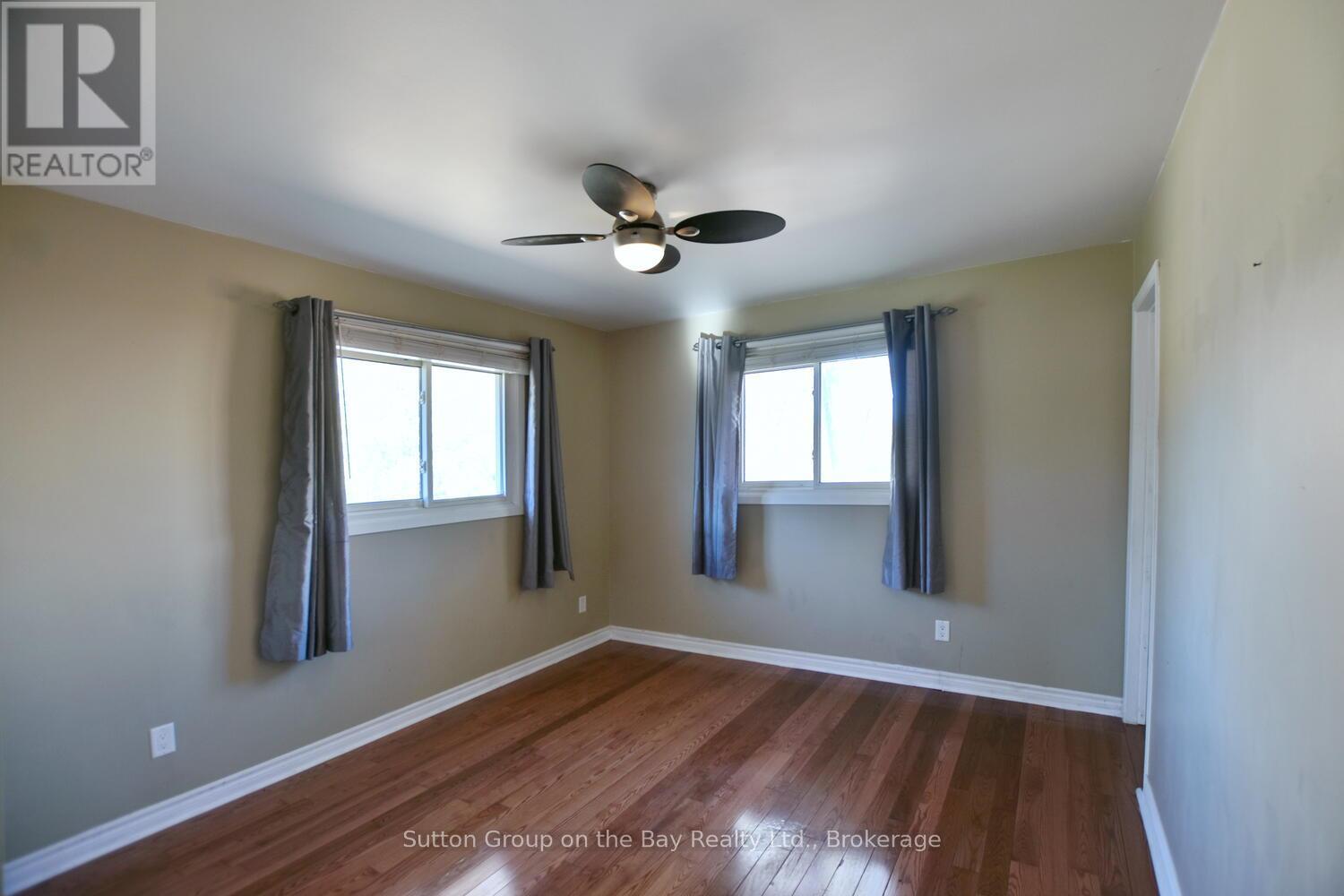 5 BROCK CRESCENT - 28