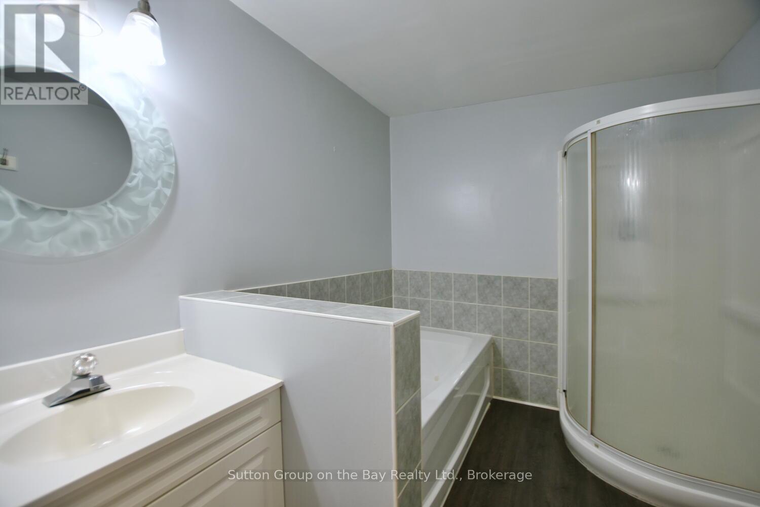 5 BROCK CRESCENT - 31