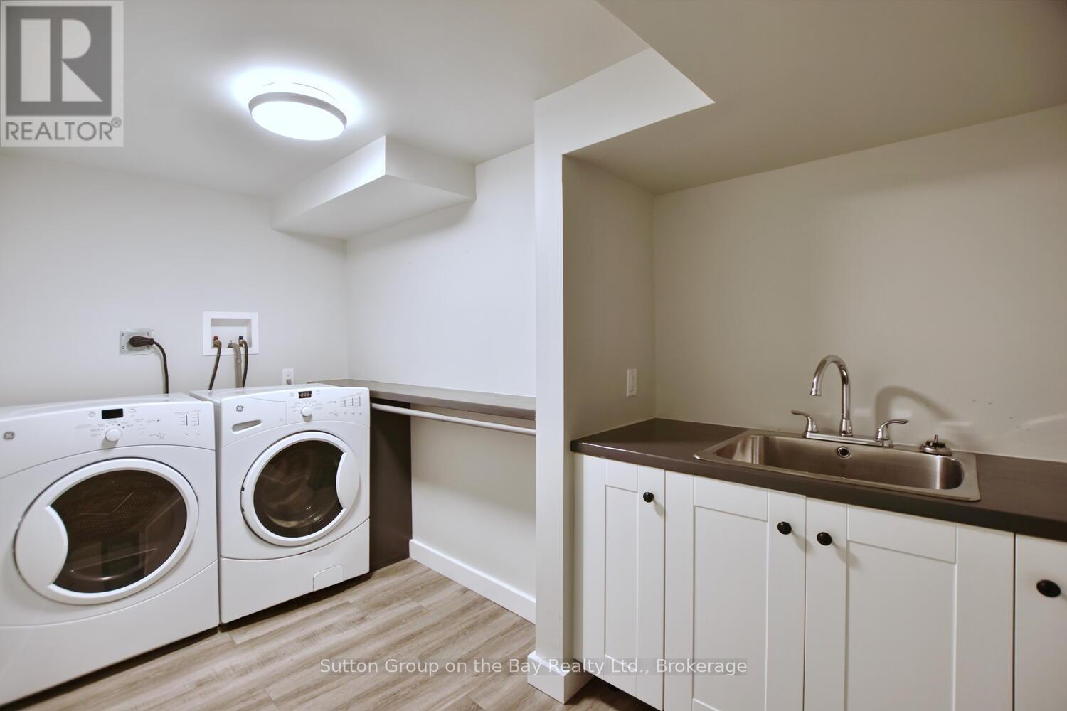 5 BROCK CRESCENT - 38