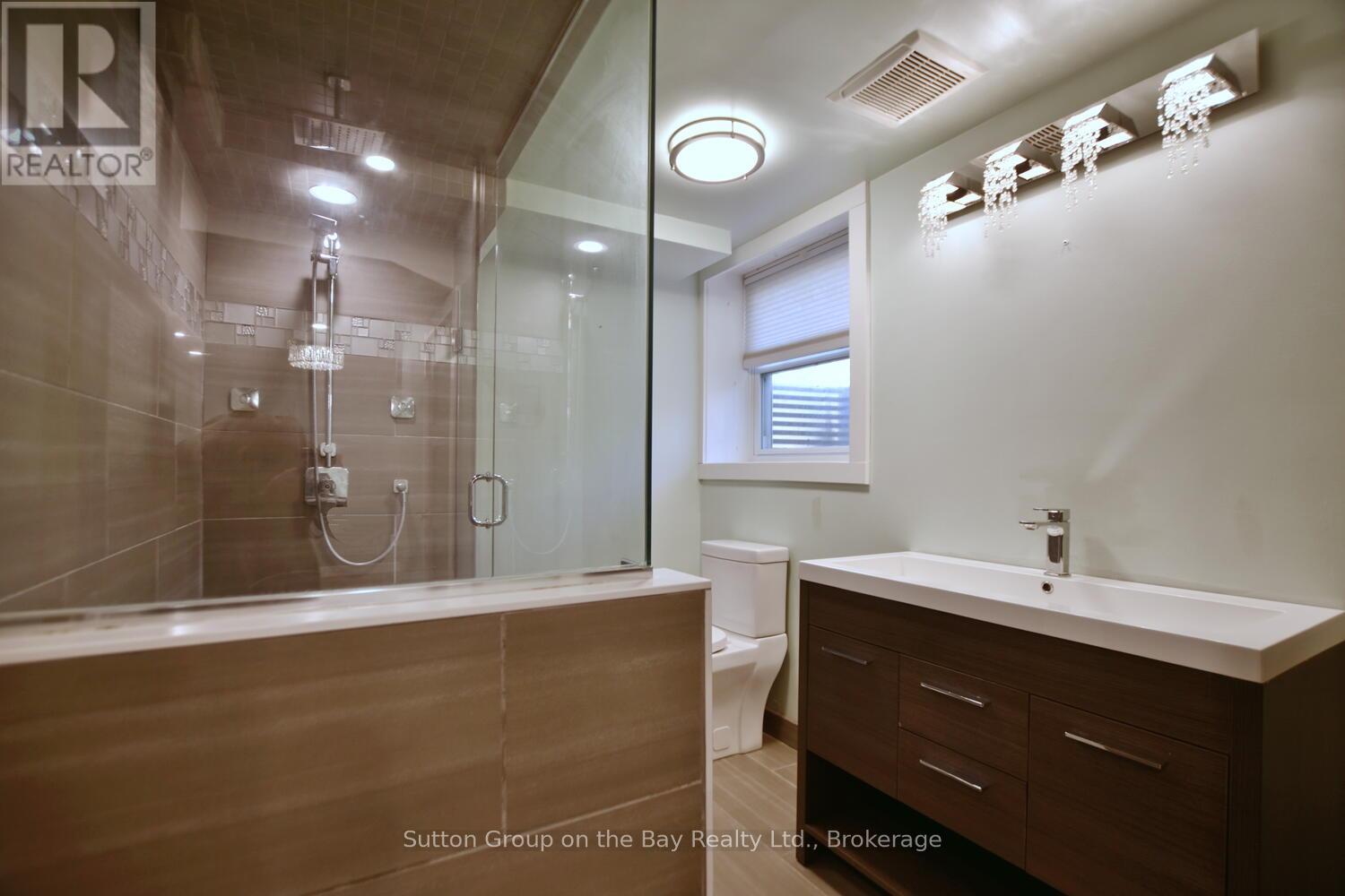 5 BROCK CRESCENT - 39
