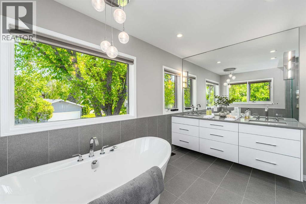 Single Family House 5 Level for Sale in   Avenue NW St Andrews Heights Calgary 