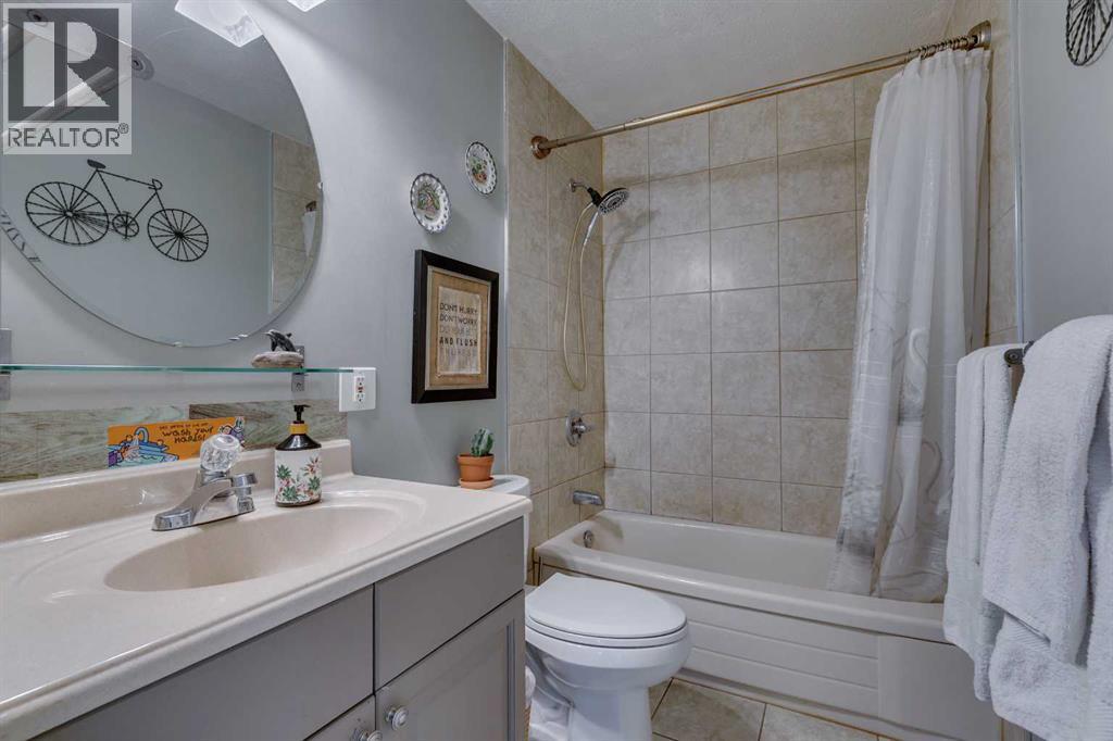 Single Family House Bi-level for Sale in  Malvern Close NE Marlborough Park Calgary 