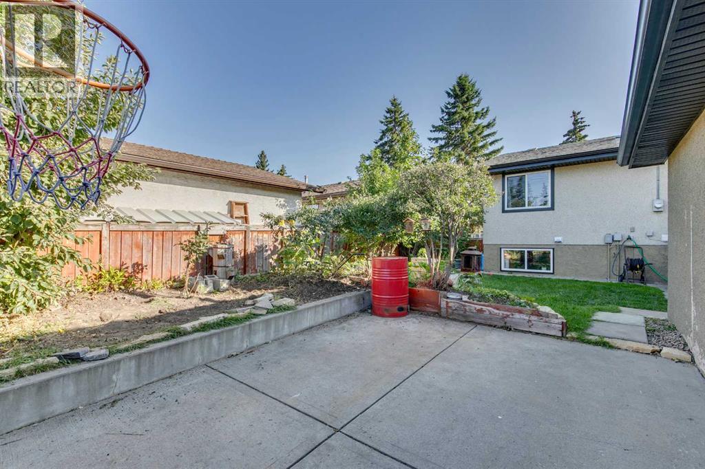 Single Family House Bi-level for Sale in  Malvern Close NE Marlborough Park Calgary 