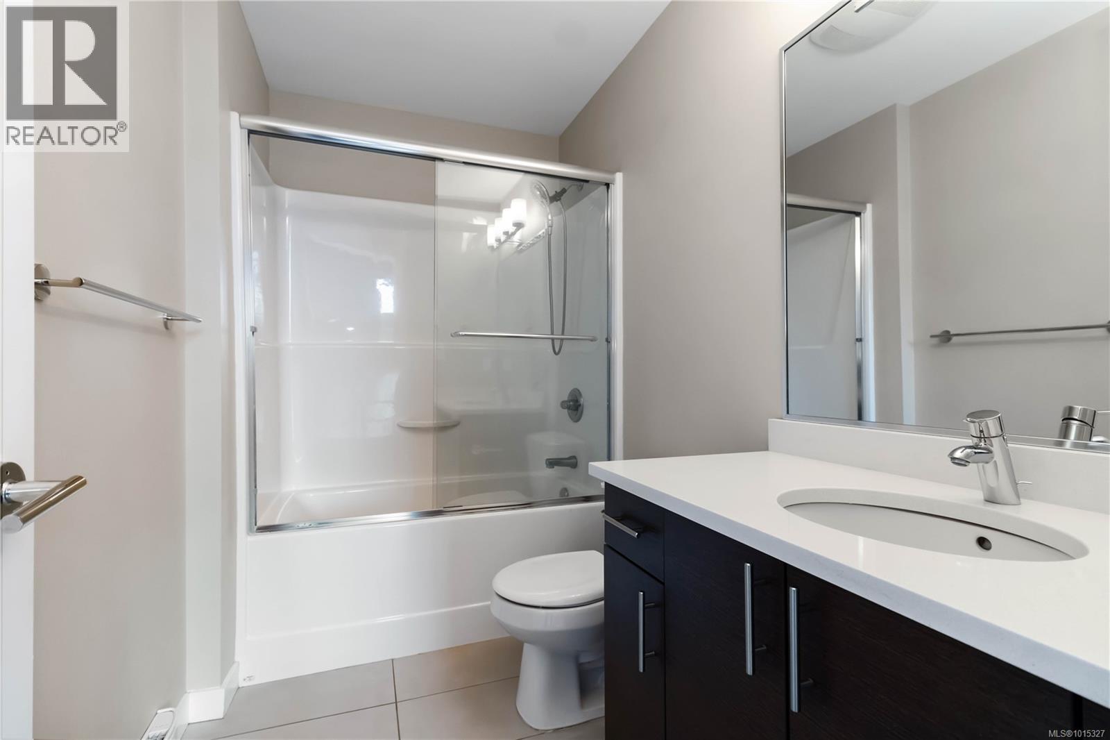 608 924 Esquimalt Rd, Esquimalt