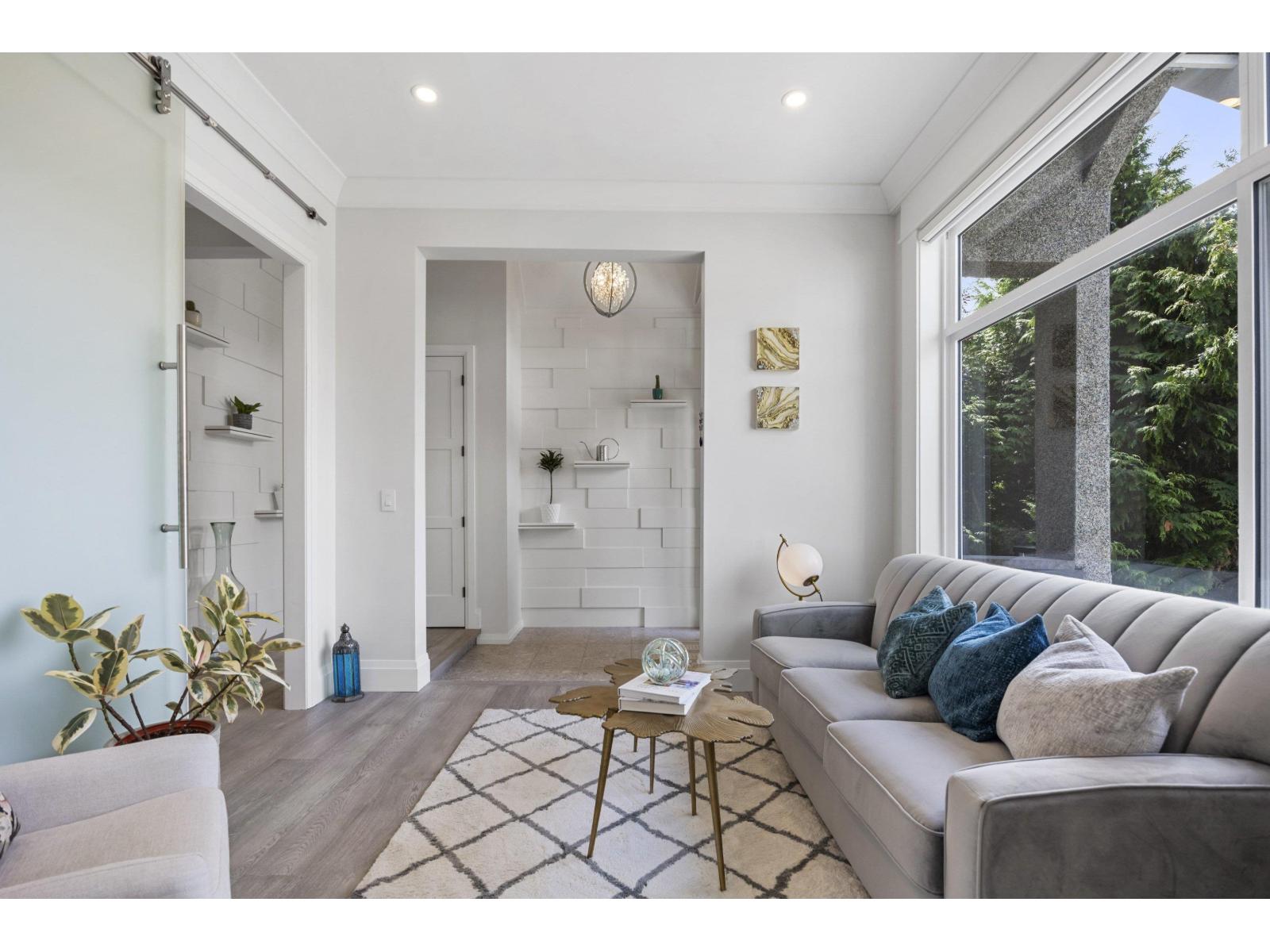 918 163 STREET, Surrey