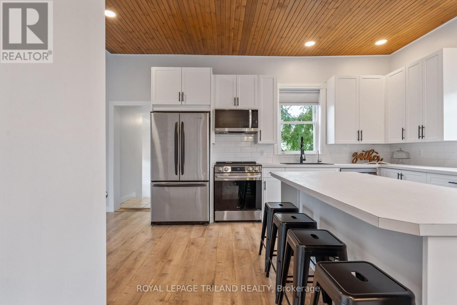 Single Family House for Sale in  CATHERINE STREET North Middlesex (Parkhill) 