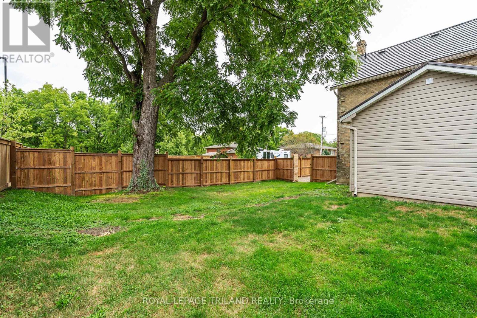 Single Family House for Sale in  CATHERINE STREET North Middlesex (Parkhill) 