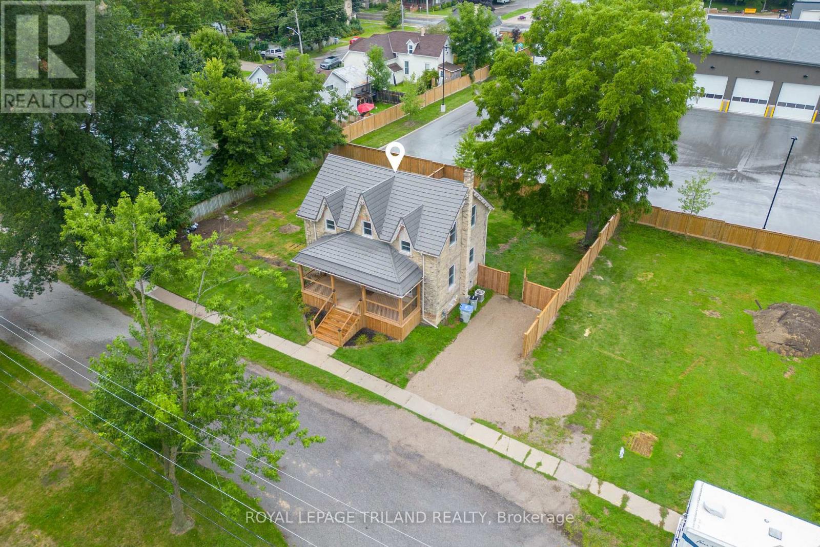 Single Family House for Sale in  CATHERINE STREET North Middlesex (Parkhill) 