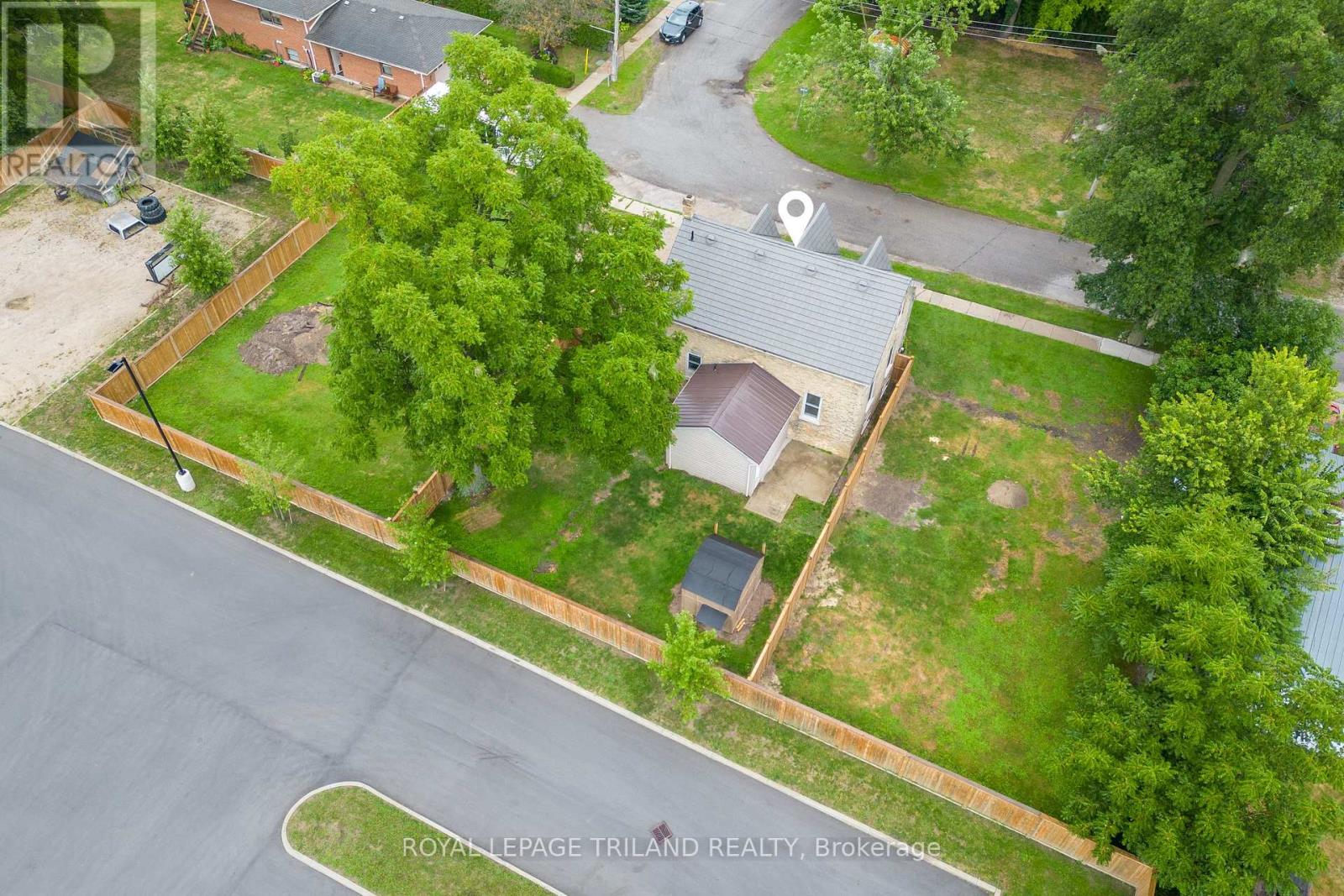 Single Family House for Sale in  CATHERINE STREET North Middlesex (Parkhill) 