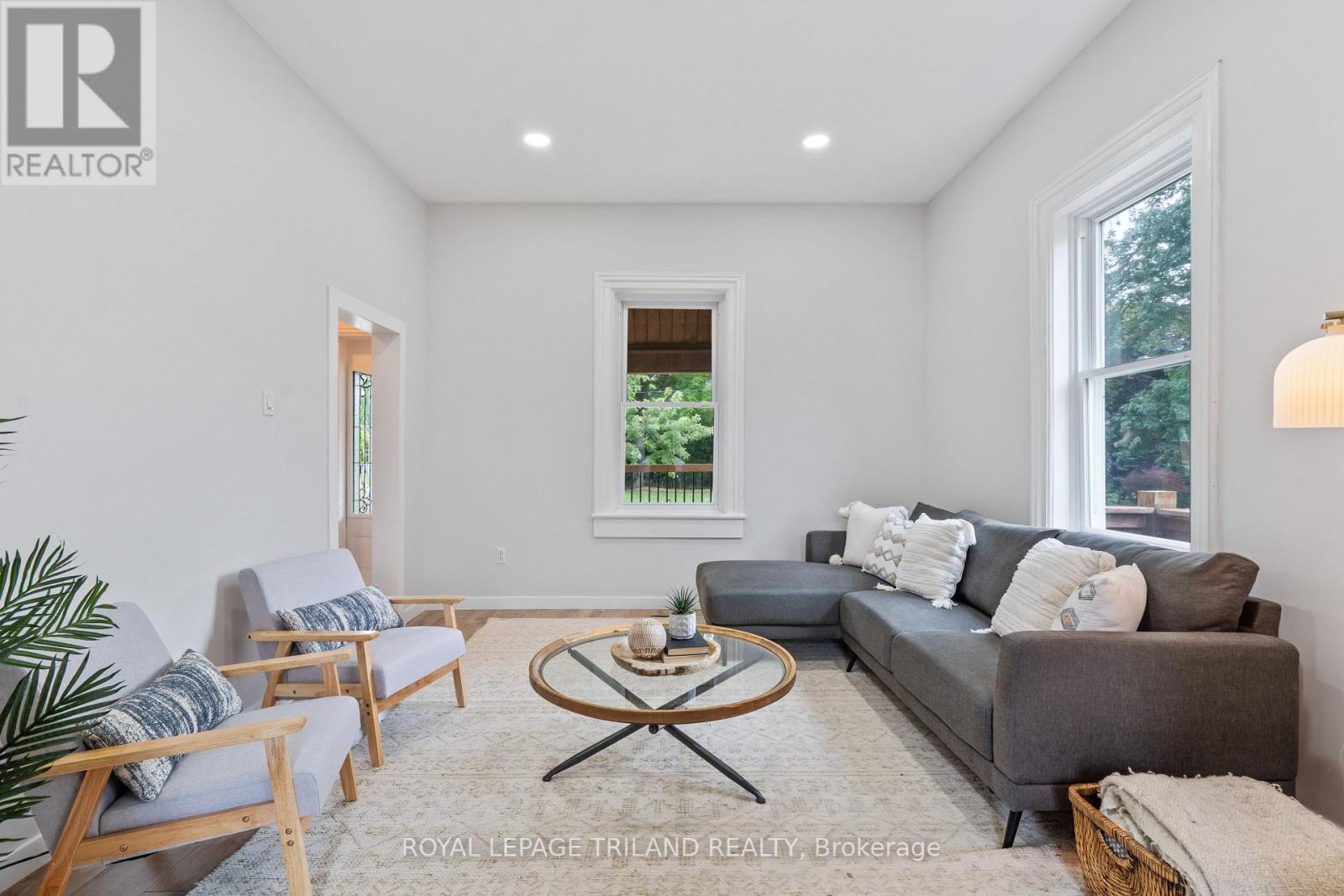 Single Family House for Sale in  CATHERINE STREET North Middlesex (Parkhill) 