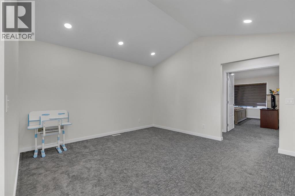 Single Family House for Sale in  Savanna Link NE Saddle Ridge Calgary 