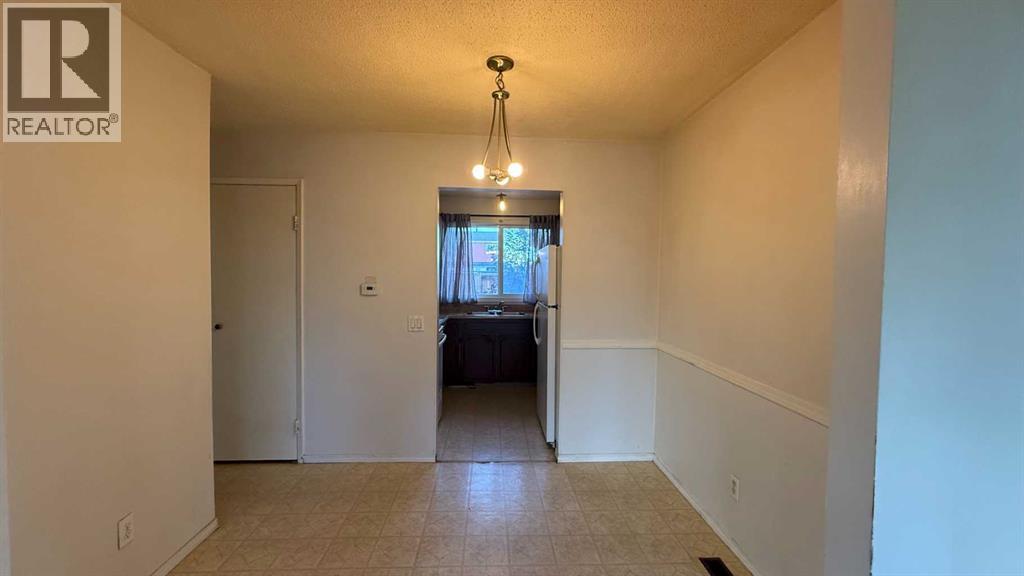 Single Family House for Sale in   Pensacola Crescent SE Penbrooke Meadows Calgary 