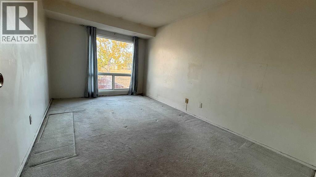 Single Family House for Sale in   Pensacola Crescent SE Penbrooke Meadows Calgary 