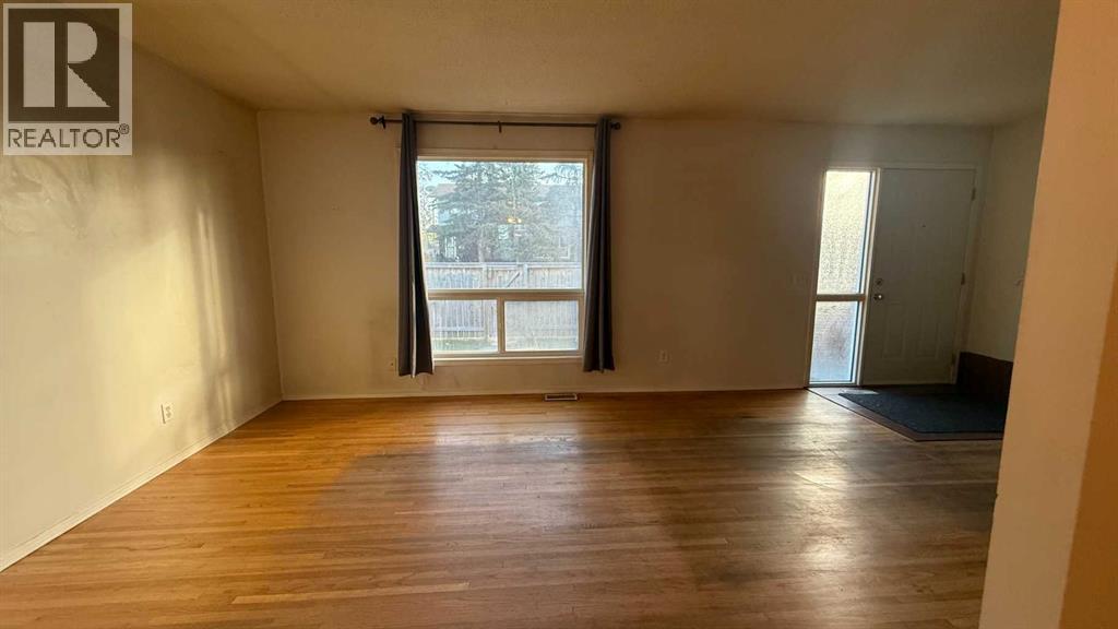 Single Family House for Sale in   Pensacola Crescent SE Penbrooke Meadows Calgary 