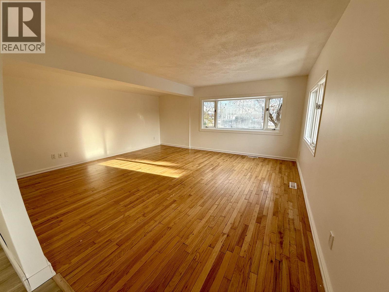 8716 75 STREET, Fort St. John