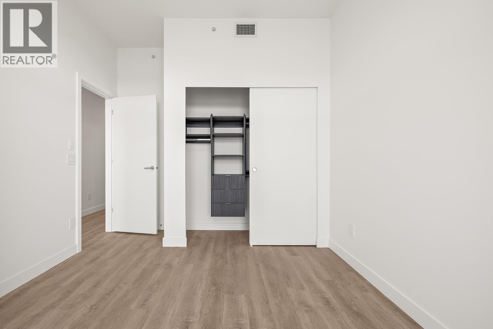 2108 238 Leon Avenue, Kelowna