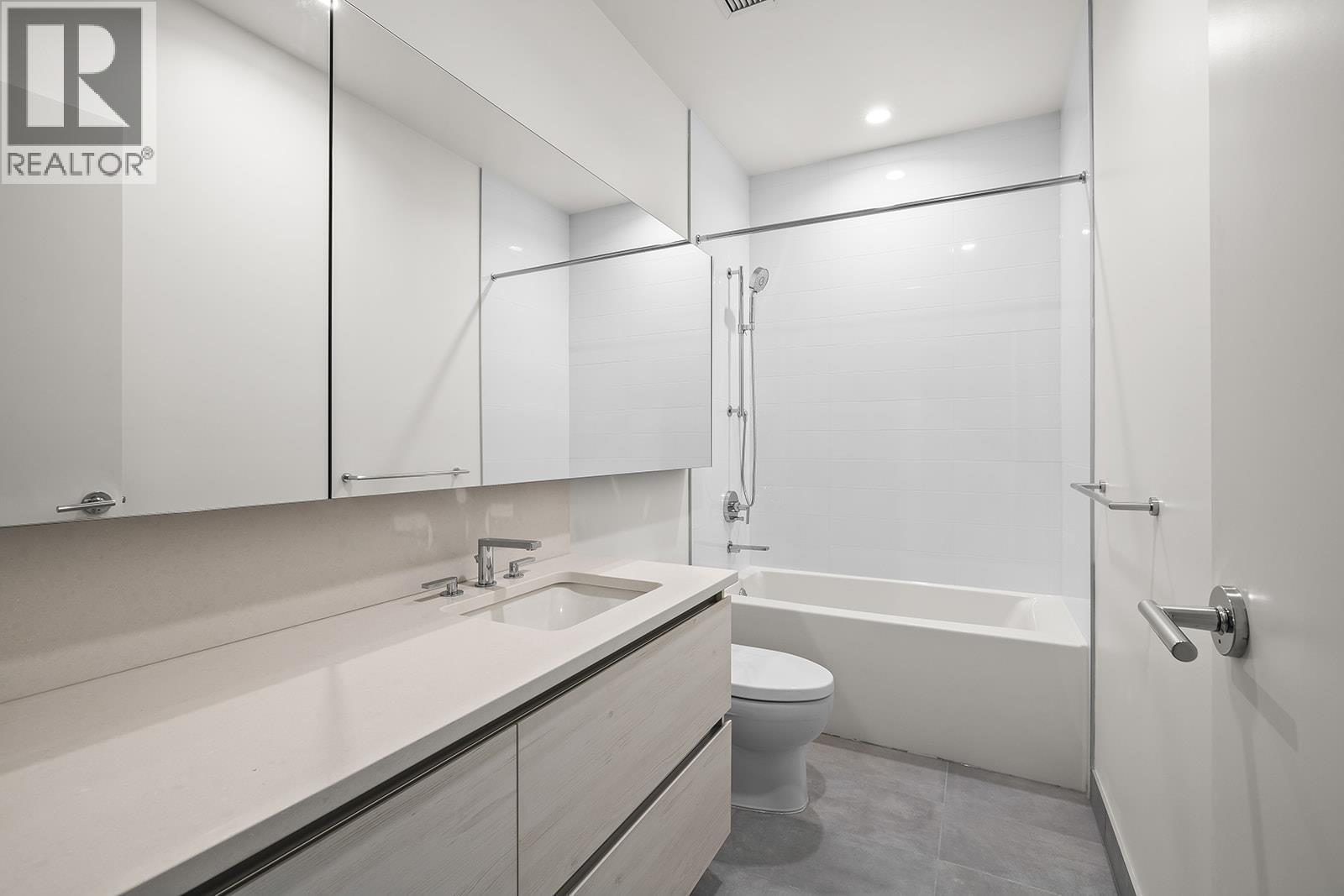 2108 238 Leon Avenue, Kelowna