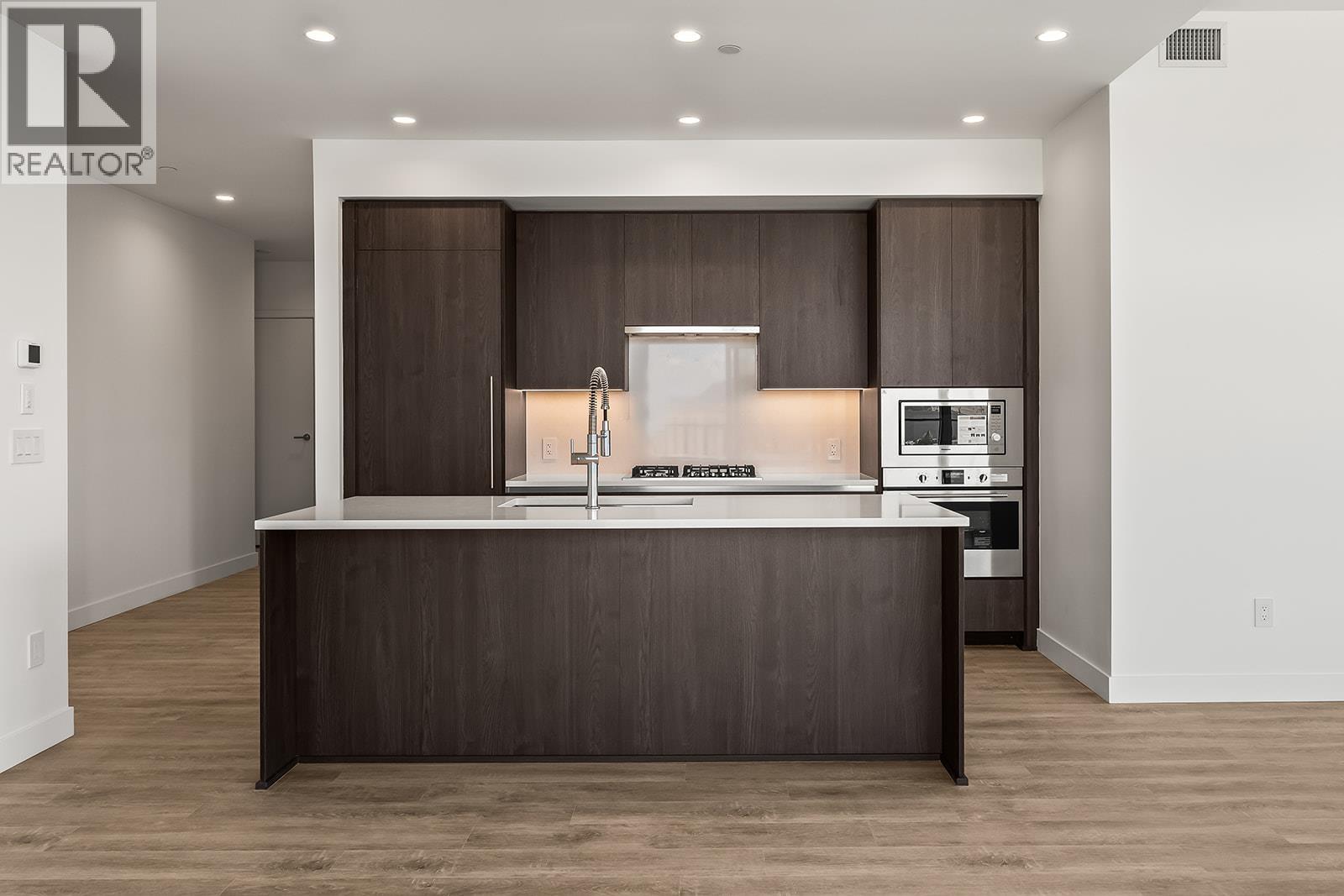 2108 238 Leon Avenue, Kelowna