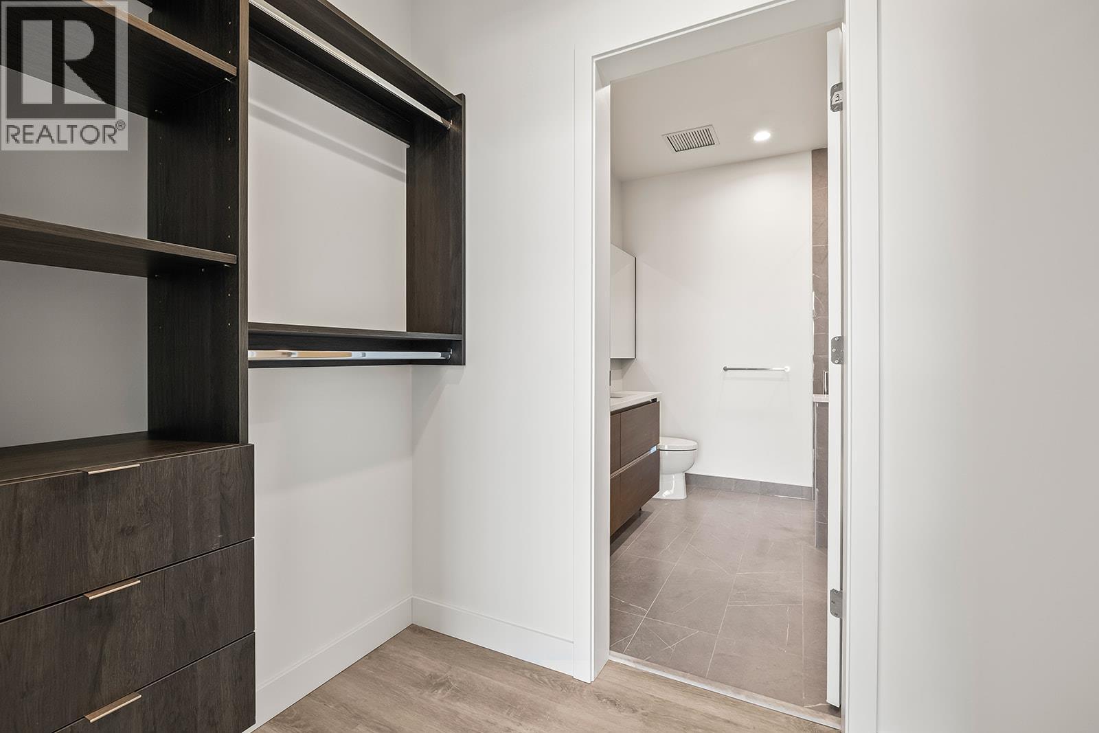 2108 238 Leon Avenue, Kelowna