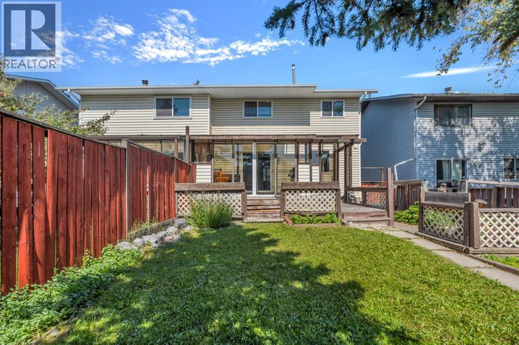 Single Family House for Sale in  Pinelore Place NE Pineridge Calgary 