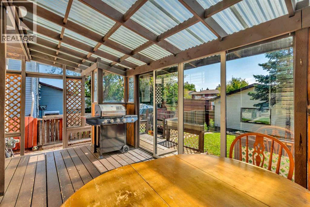 Single Family House for Sale in  Pinelore Place NE Pineridge Calgary 