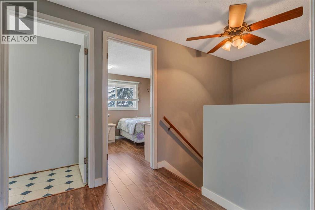 Single Family House for Sale in  Pinelore Place NE Pineridge Calgary 