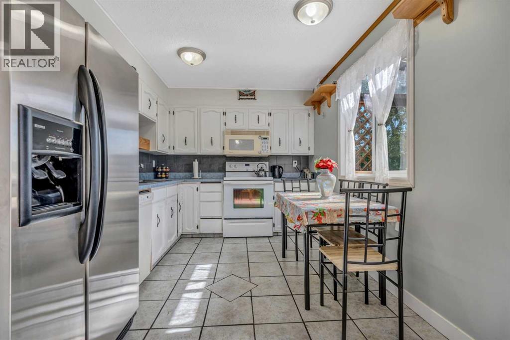 Single Family House for Sale in  Pinelore Place NE Pineridge Calgary 