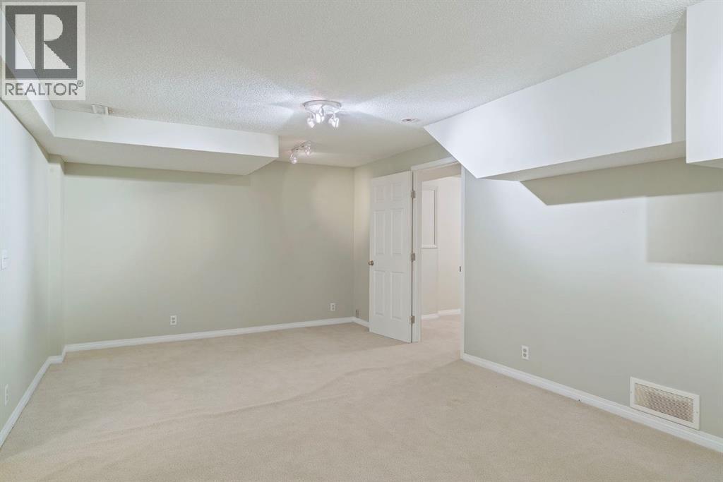 Single Family House for Sale in   Woodridge Drive SW Woodlands Calgary 