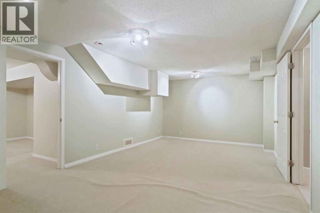 Single Family House for Sale in   Woodridge Drive SW Woodlands Calgary 